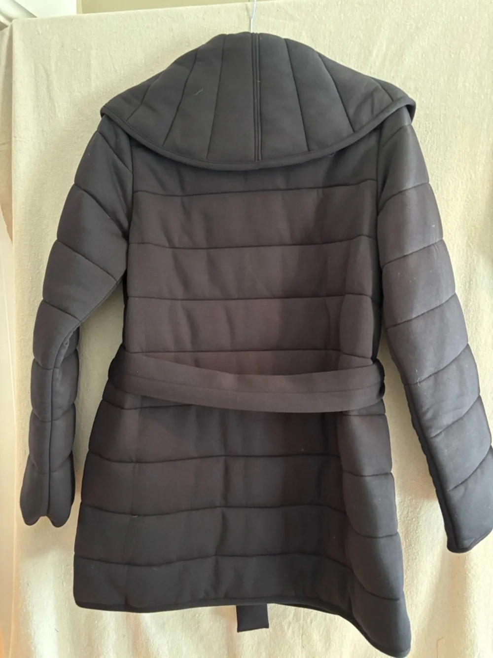 SPANX Black Quilted Belted Shawl-Collar Puffer Coat - Picture 2 of 3
